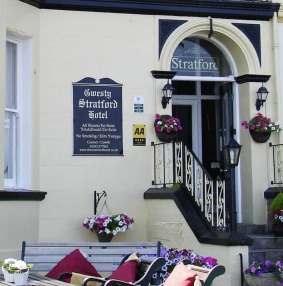 Image of front entrance of Sratford House